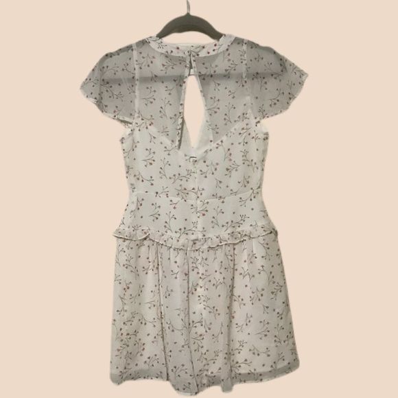 NWT $128 BCBGeneration | Flutter Sleeve | Floral Cutout Dress in Antique White - Picture 6 of 12